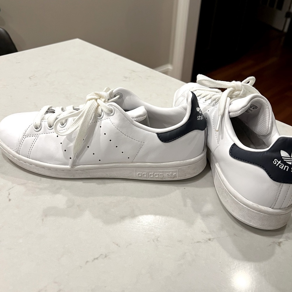 Adidas Stan Smith shoes in dark blue. Men’s size 8/Women’s 9.5.